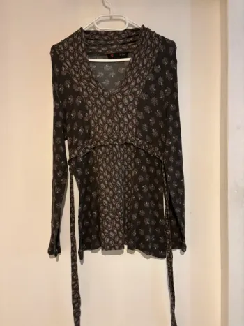 Blouse femme col V taille 42 - XL en très bon état