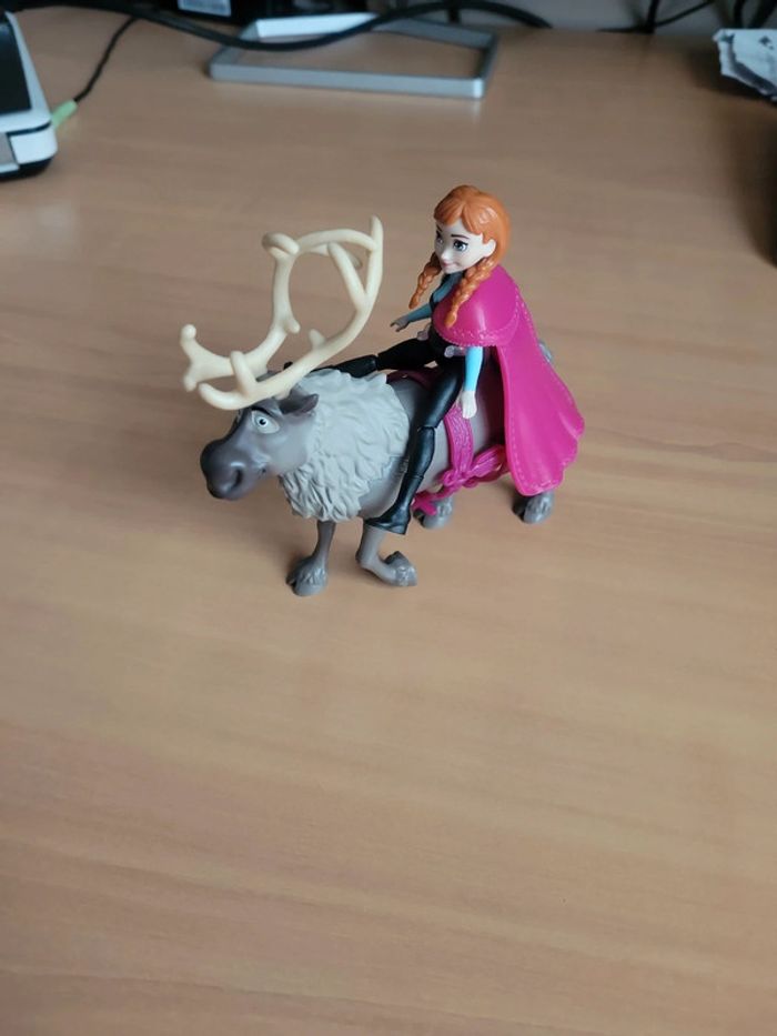 Figurine reine des neiges Anna - photo numéro 2