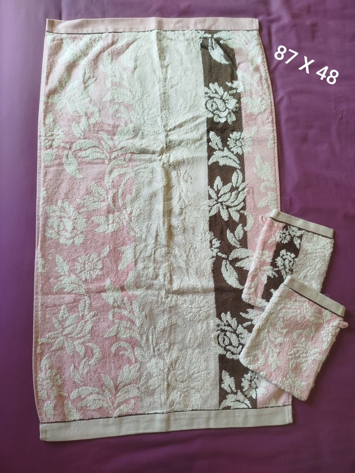 serviette 87 X 48 et 2 gants
