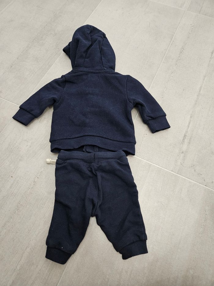 Ensemble jogging - photo numéro 3