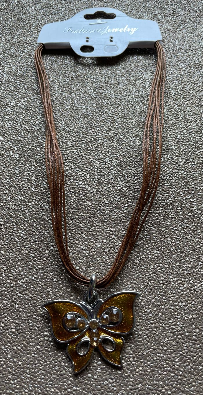 Collier papillon - photo numéro 2