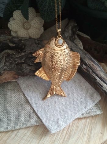 Collier poisson et pierre de lune naturelle