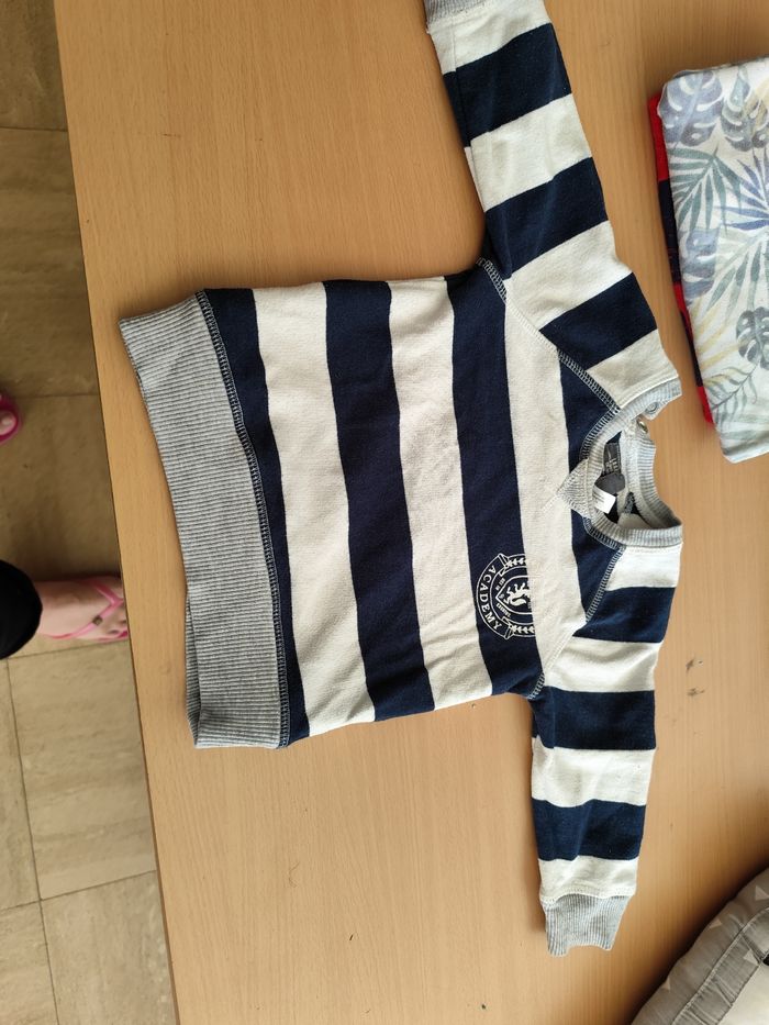 Vends lot de 4 sweats bebe - photo numéro 7