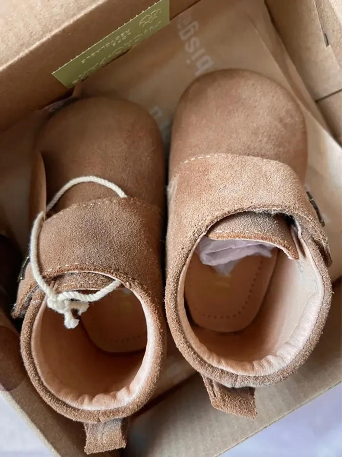 Magnifiques petites chaussures en cuir souple Bisgaard pour les premiers pas de bébé taille 19 - photo numéro 15