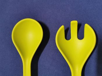 Couverts à salade en plastique solide vert anis