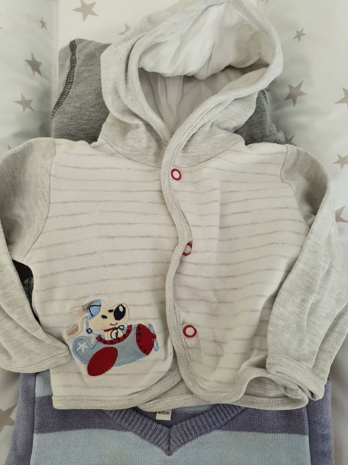 3 mois - photo numéro 8