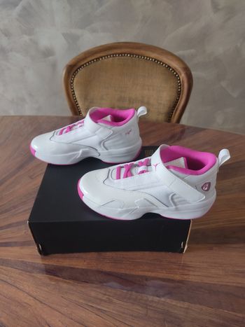 Baskets Jordan max aura 6 T 33