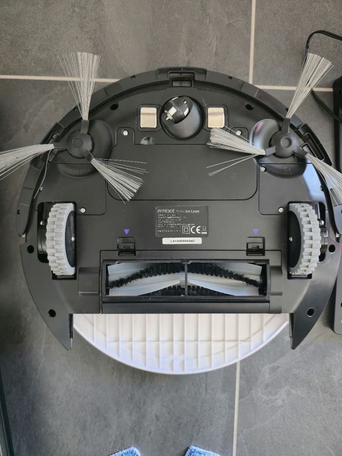 Aspirateur Amibot spirit ice laser H2O - photo numéro 2