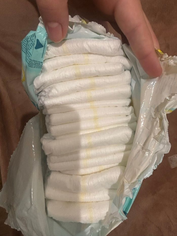 16 couches Pampers taille 1 - photo numéro 2