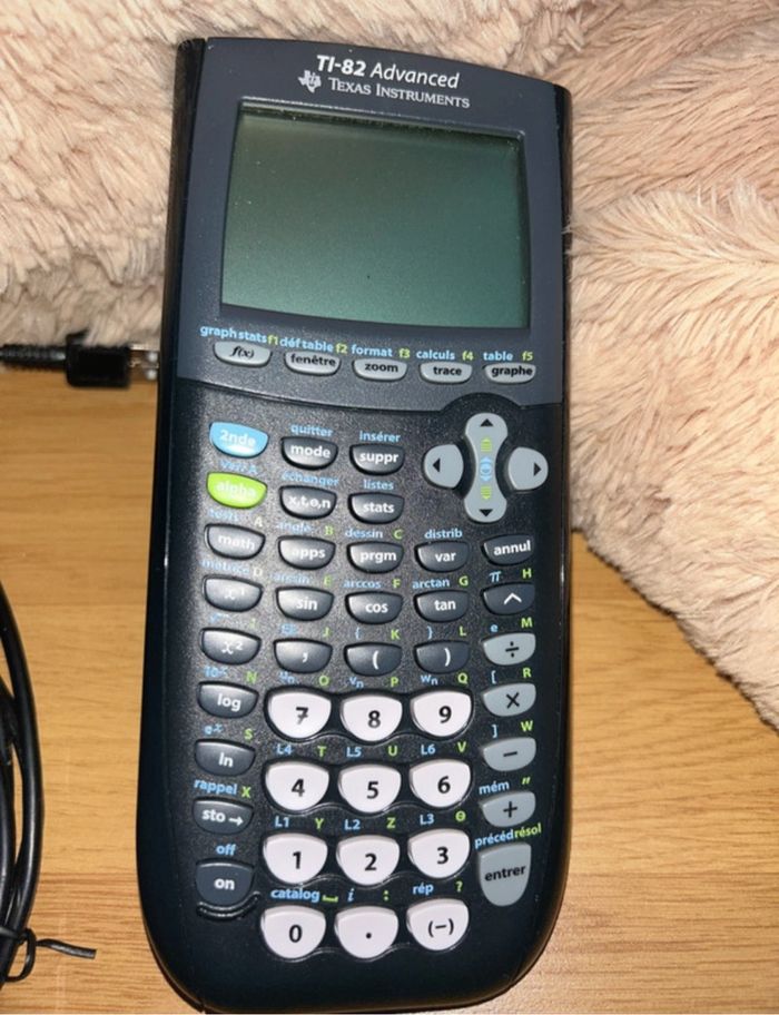 Calculatrice TI-82 Advanced avec câble - photo numéro 4