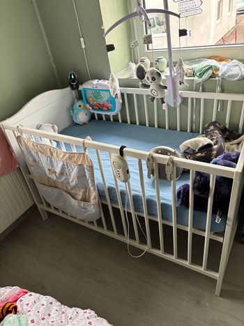 Lit barreau et table à langer