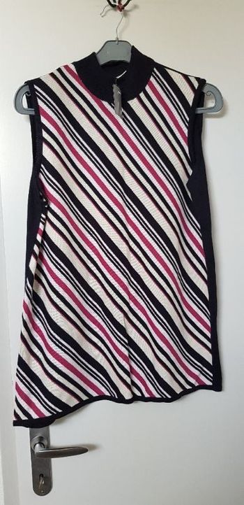 Pull sans manches Yessica taille 46/48 neuf