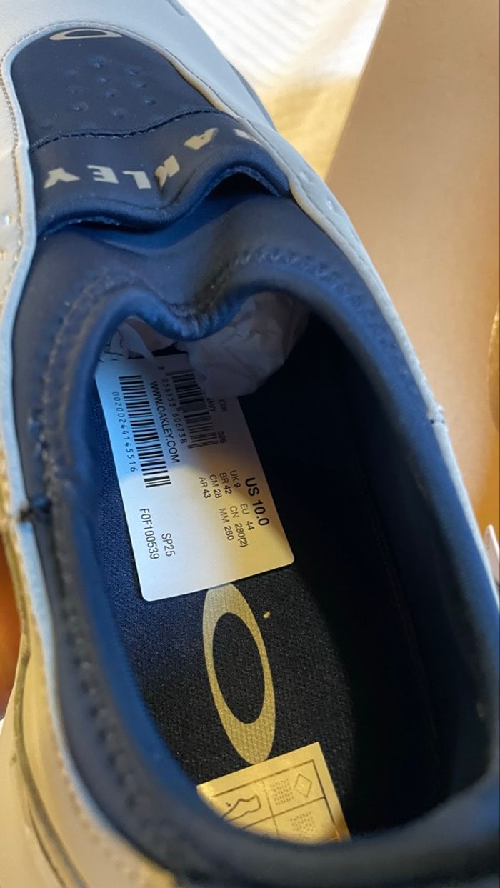 Oakley Flesh Slip-On – Gris/Marine – Taille 44 – Neuf - photo numéro 5