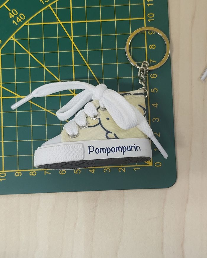 Porte-clé Sanrio Sneaker Pompompurin - photo numéro 8