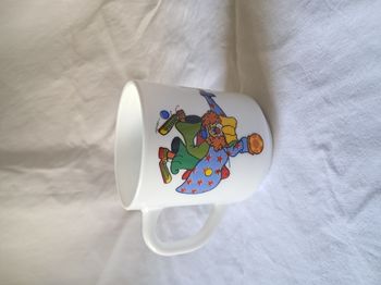 Tasse à café mug arcopal clown musicien jongleur