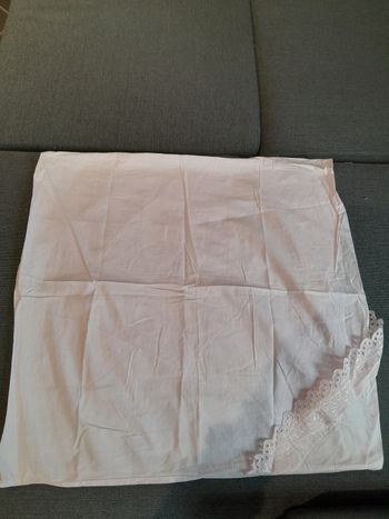 Taies d'oreiller rose dentelle