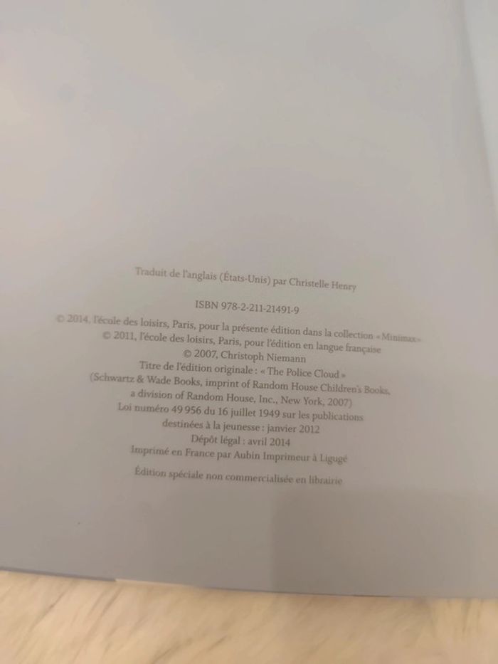Livre _ Le Nuage Policier - L École des loisirs - photo numéro 4