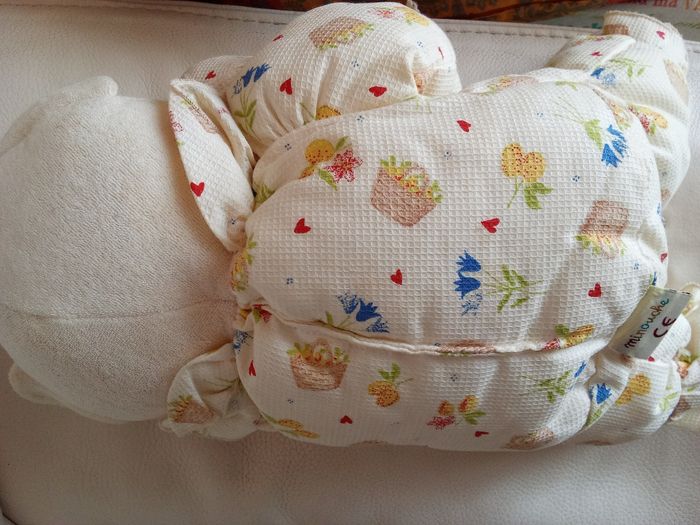 Peluche minouche ours ourson avec sa luciole Vintage crème tissu imprimé blanc paniers yeux noirs durs vintage ancien environ 30 ans  d'occasion à laver - photo numéro 6