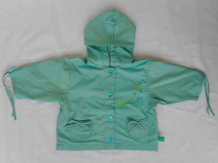 Blouson léger / Imperméable à capuche - 6 mois