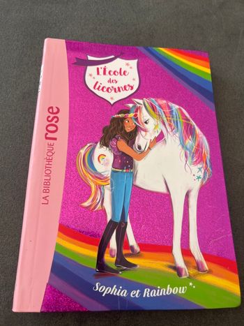Livre bibliothèque  tome 1 l’école des licornes