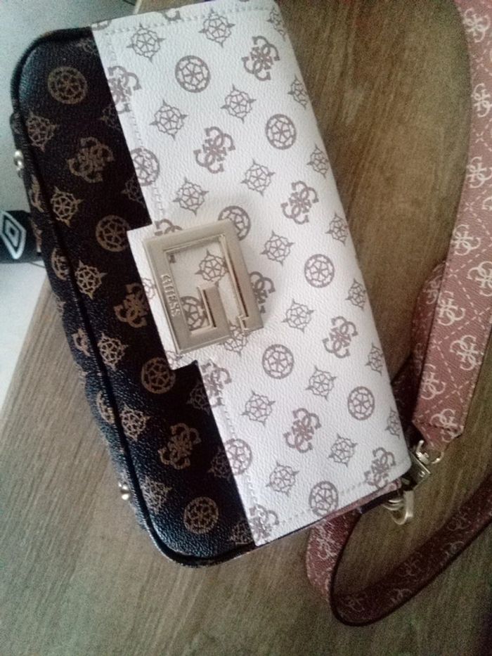 Sac à main Guess - photo numéro 4