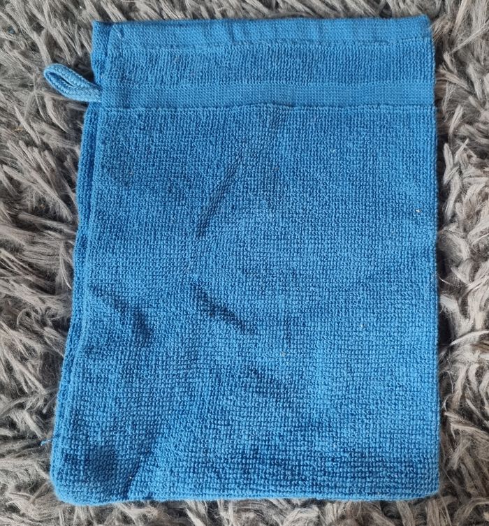 Gant de toilette avec tractopelle brodée - photo numéro 3