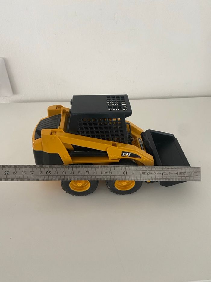 Bruder 02481 - Chargeur Compact Caterpillar (CAT) 1/16 - photo numéro 7