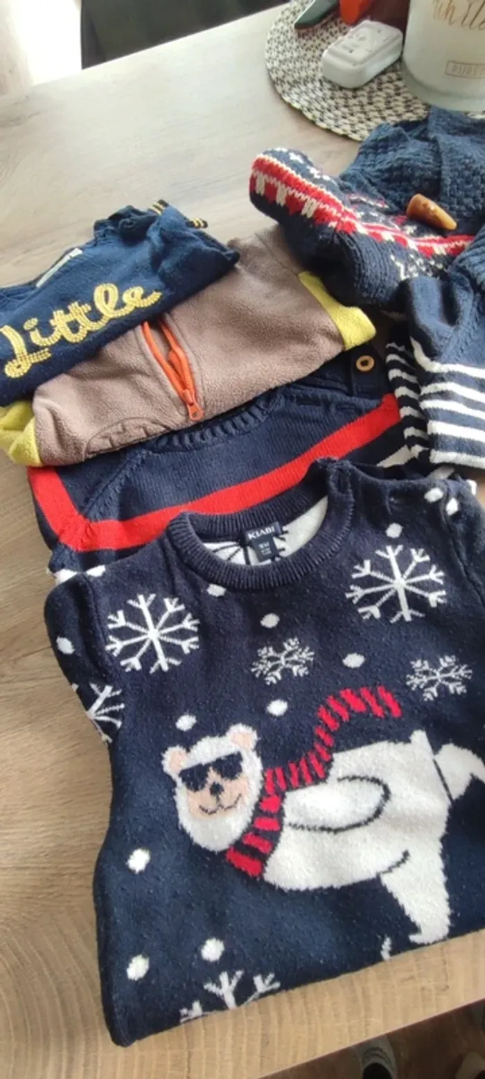 lot de pulls - photo numéro 2