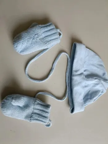 Ensemble bonnet chaud et moufle hiver bleu ciel HB 6-12 mois