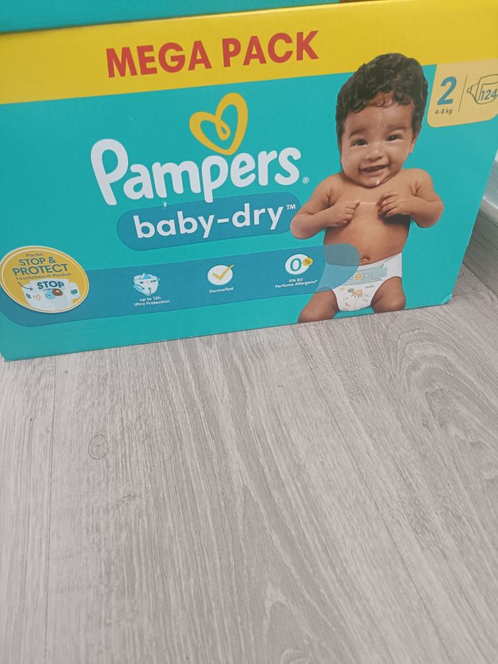 Couches Pampers