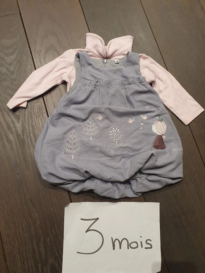 Ensemble robe et t shirts