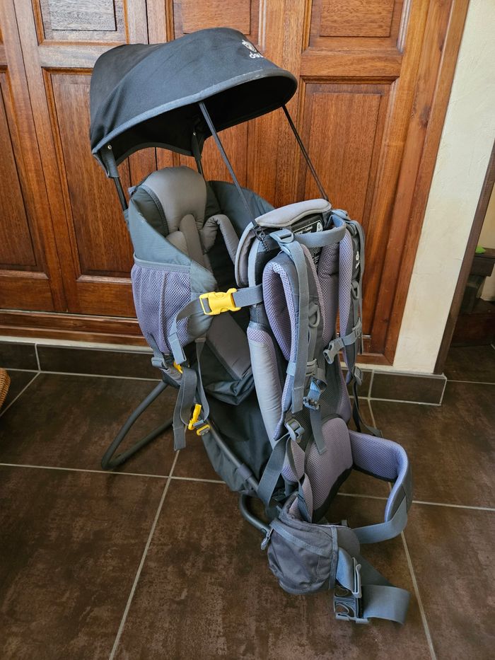 Porte bébé randonnée vari Quick deuter très bon état
Quasi neuf.