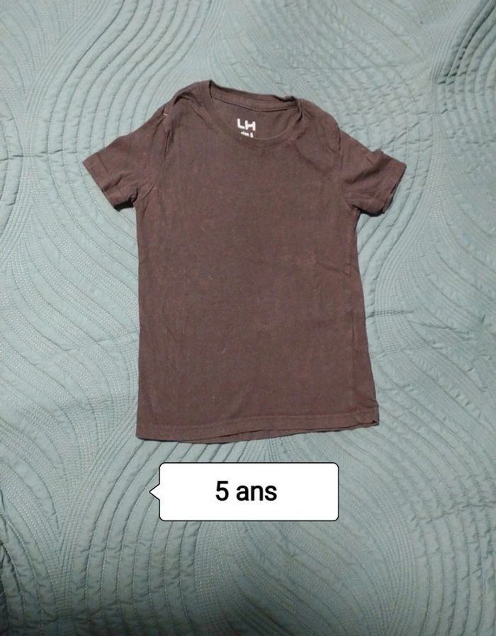 T-shirt noir 5 ans la halle