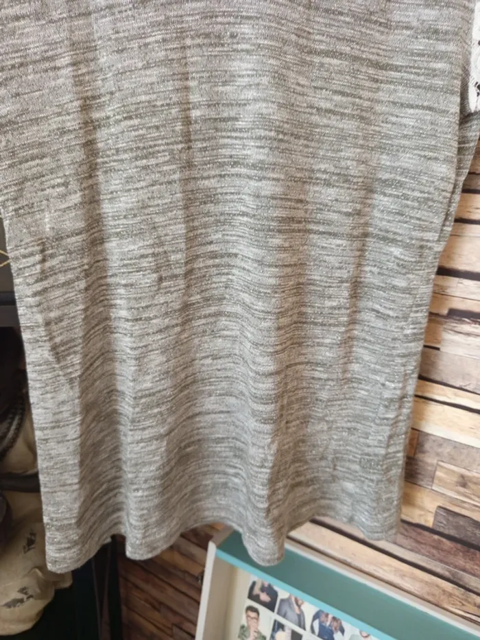Tshirt gris blanc paillettes dentelle - photo numéro 5