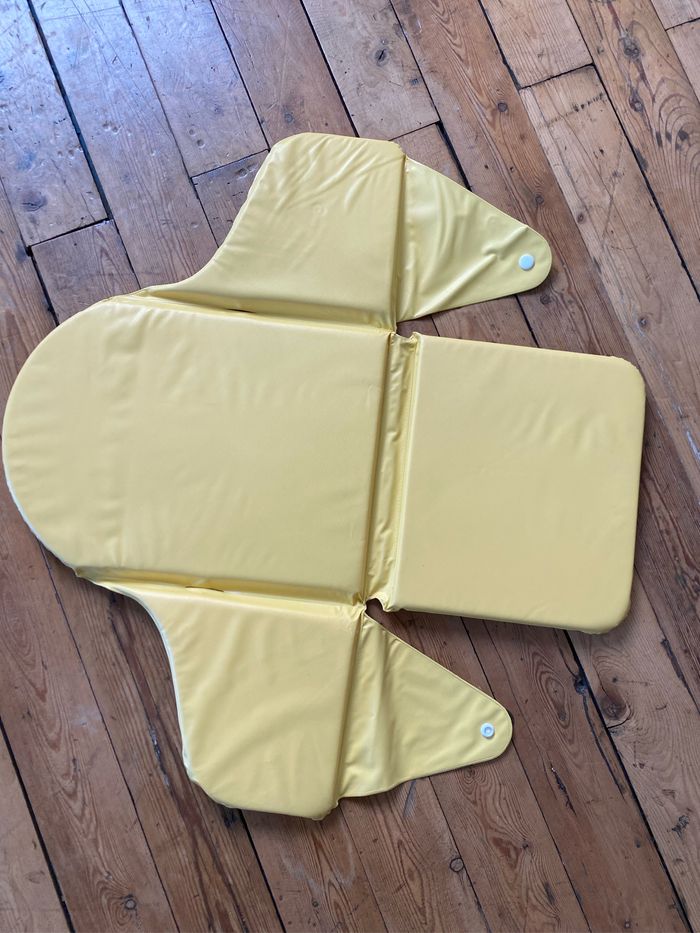 Coussin réducteur en mousse pour chaise haute de bébé - photo numéro 4