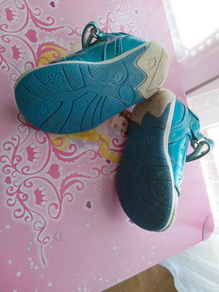 Petite paire de chaussures - photo numéro 4