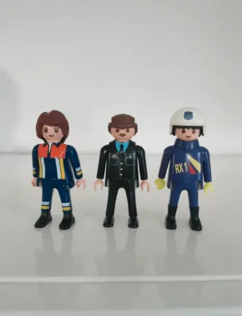 Playmobil lot personnage divers pompier pilote moto et en costard