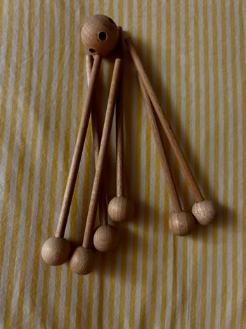 Mobile en bois naturel