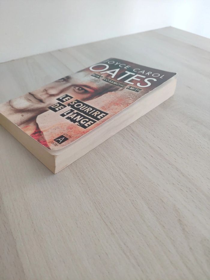 Livre poche le sourire de l'ange Joyce Carol Oates alias rosamond Smith - photo numéro 3