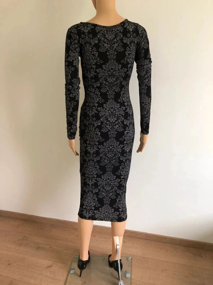 Robe noire et argentée mi longue Boohoo taille 36 jamais portée - photo numéro 9