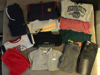 Lot de vêtements taille 4 ans
