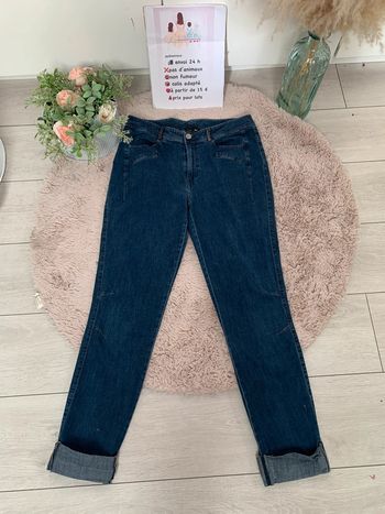 Jean droit bleu foncé