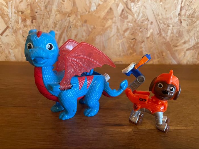 Idée cadeau 🎁 Jouet figurine chevalier Zuma avec son dragon rescue Knights de la Pat Patrouille - photo numéro 2