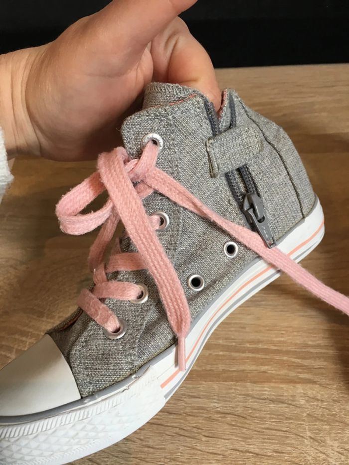 Tennis Levis taille 31 fermeture éclair sur le côté et lacets - photo numéro 6