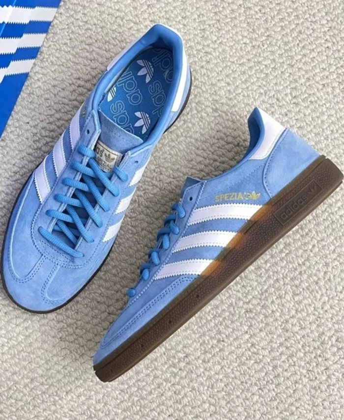 SpAéciale Adidas Handball taille 38