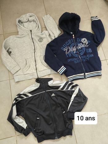 Lot gilets 10 ans