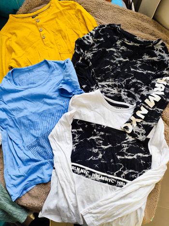 Lot t shirt 9-10 ans