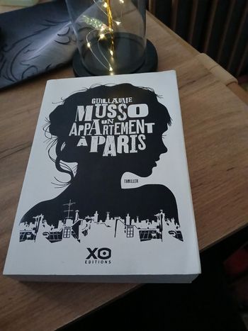LIVRE UN APPARTEMENT A PARIS DE GUILLAUME MUSSO