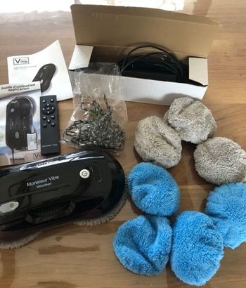 Robot lave vitre Vitroclean de Mr Vitre en tbe  avec  ses accessoire à 95  euros