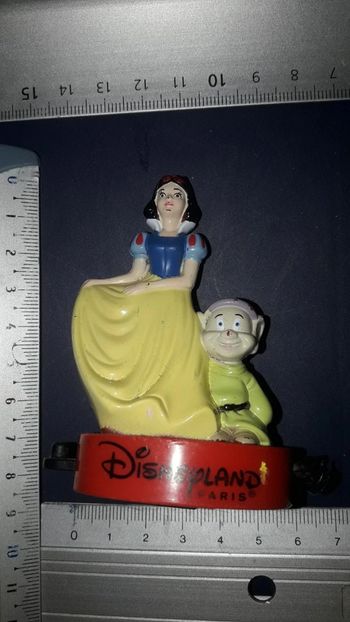 Blanche neige figurine